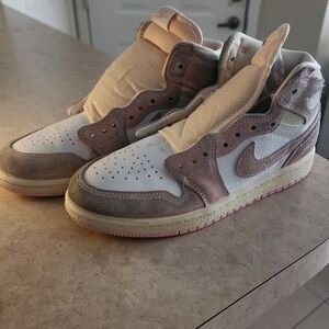 Air Jordan 1 trainers